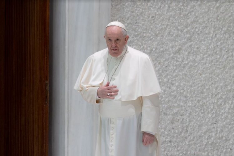 Pope Francis cancels Ash Wednesday Mass, trip to Florence due to knee pain