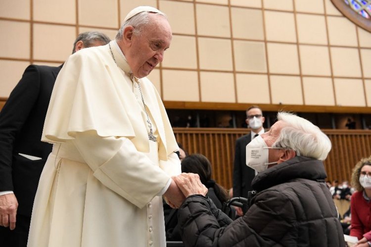 Pope Francis decries excessive ‘exaltation of youth’ as he begins new catechesis series on old age