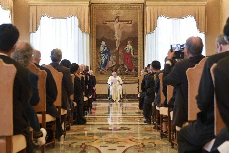 Pope Francis: Catholic schools should not be Christian in name only