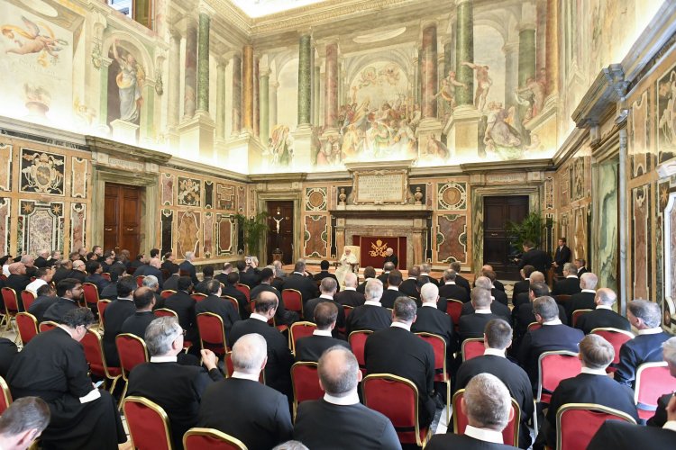 Pope Francis tells religious congregations to have ‘zero tolerance’ on abuse