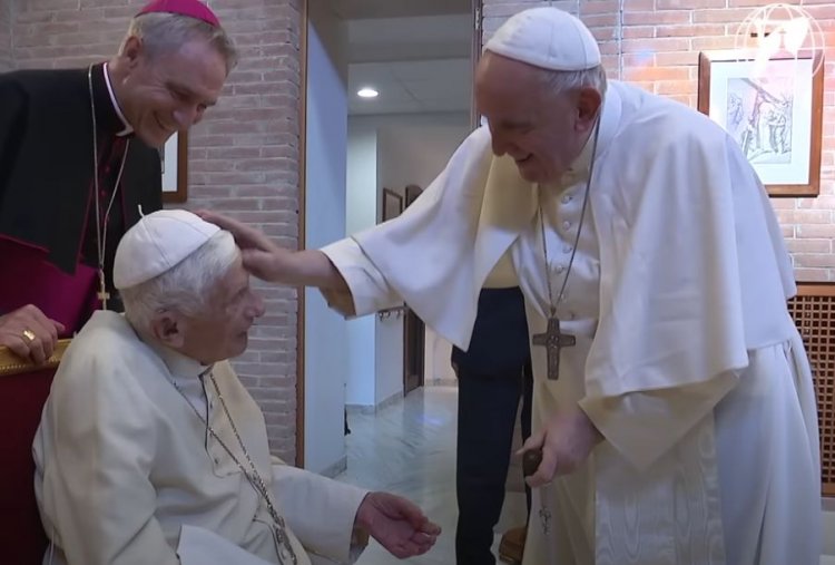 New cardinals and Pope Francis pay visit to Pope Emeritus Benedict XVI